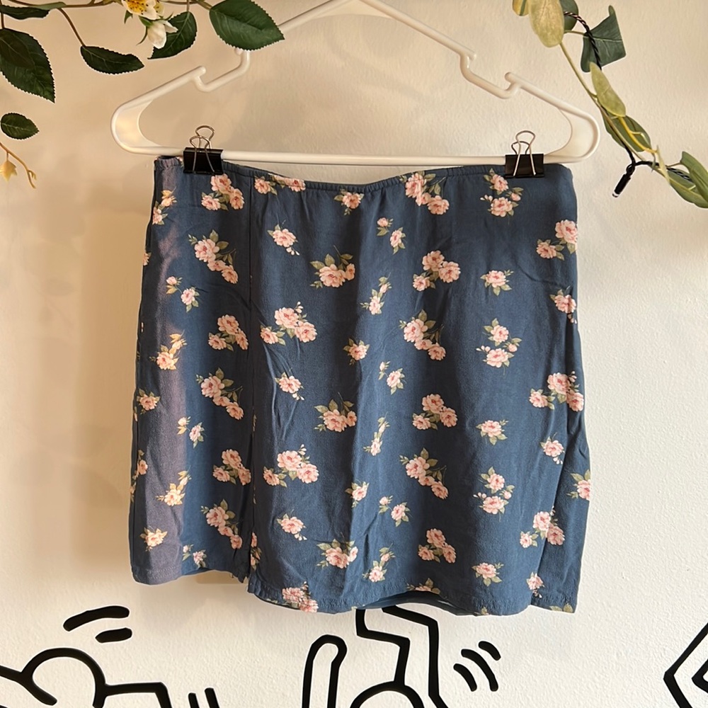 American Eagle Floral Skirt Size Medium
